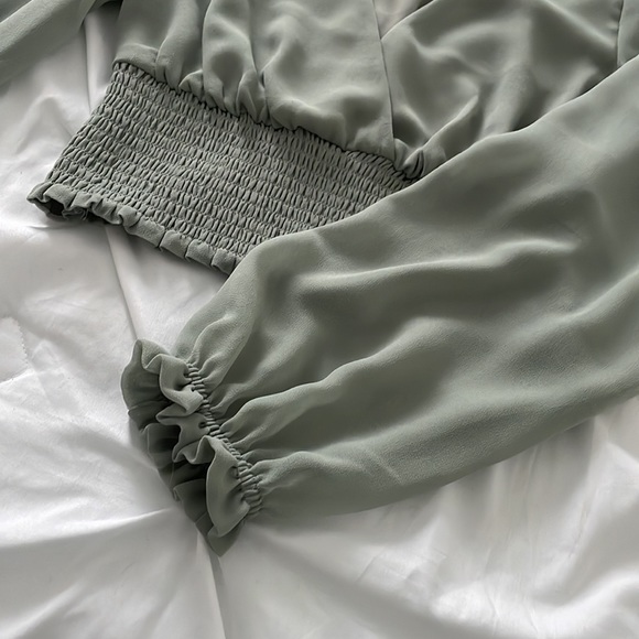 Aritzia Wistful Blouse in Sage - Picture 2 of 4